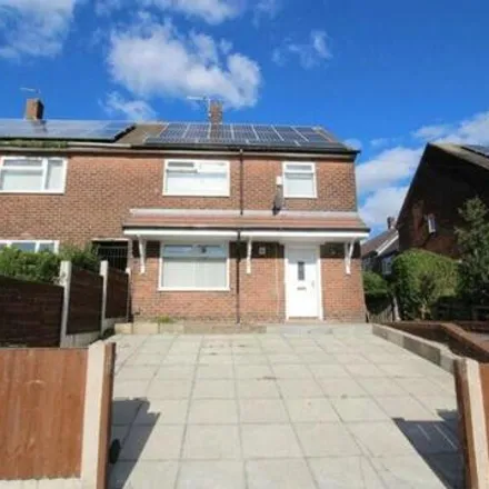 Rent this 3 bed duplex on Borrowdale Road in Middleton, M24 5QG