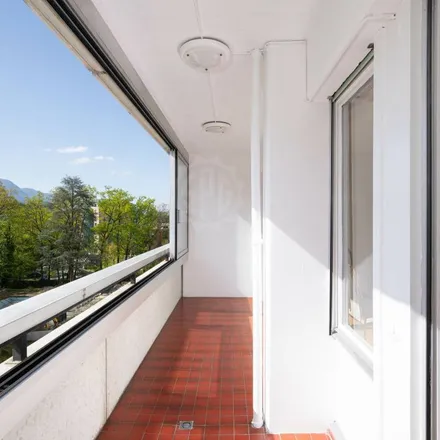 Rent this 2 bed apartment on Chemin de la Gradelle 16 in 1224 Chêne-Bougeries, Switzerland