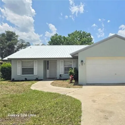 Rent this 3 bed house on 707 South Egret Street in Sebring, FL 33870
