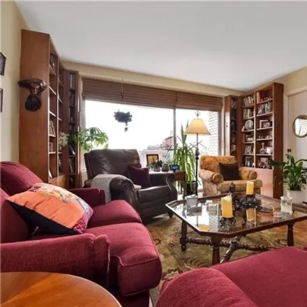 Image 2 - The Whitehall, Independence Avenue, New York, NY 10471, USA - Apartment for sale