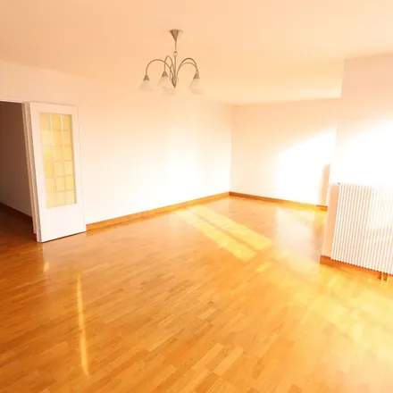 Rent this 2 bed apartment on La Misaine in 32 Avenue de la Mouillère, 45100 Clos de la Grande Cigogne