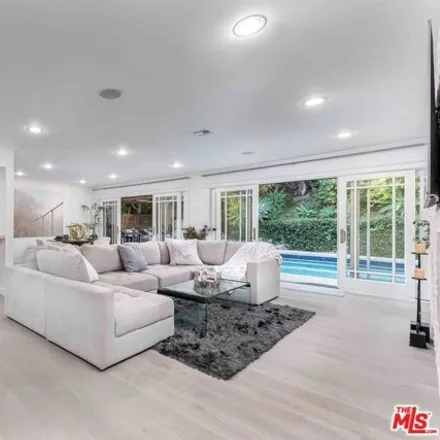 Image 2 - 1951 North Beverly Drive, Beverly Hills, CA 90210, USA - House for sale