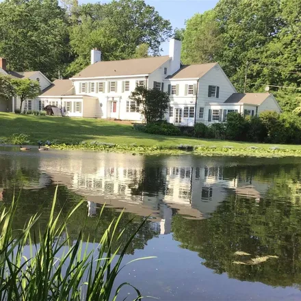 Buy this 7 bed house on 384 Oyster Bay Road in Locust Valley, Oyster Bay