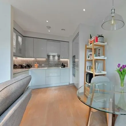Image 3 - 2 Drapers Yard, London, SW18 1SF, United Kingdom - Apartment for sale