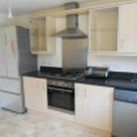 Image 2 - Valley View, Newcastle-under-Lyme, ST5 3FB, United Kingdom - Apartment for rent