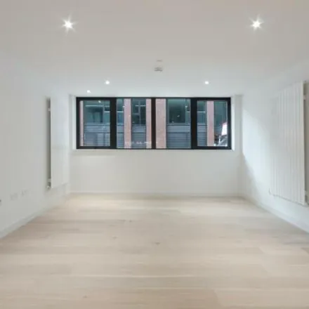 Image 3 - Echo Court, 21 Admiralty Avenue, London, E16 2PN, United Kingdom - Room for rent
