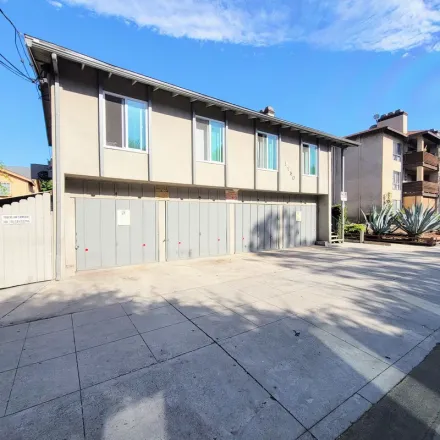 Rent this 2 bed apartment on Factory 2-U in East 11th Street, Long Beach