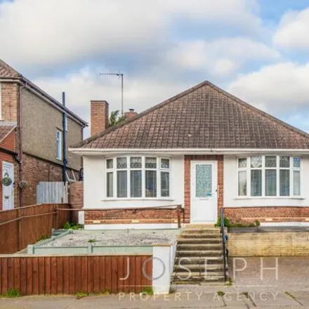 Buy this 3 bed house on Oulton Road in Ipswich, IP3 0QD