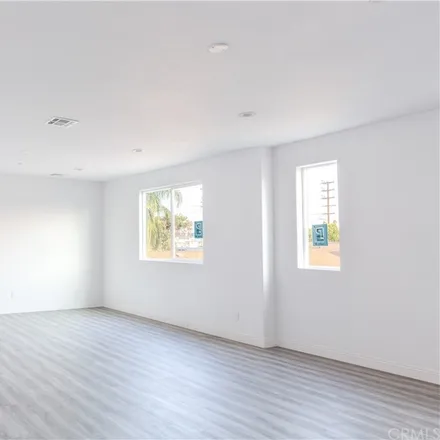 Image 2 - Vanowen Street, Los Angeles, CA 91411, USA - House for rent