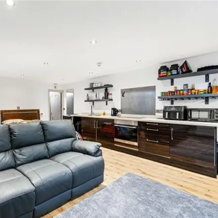 Image 4 - 41 Brunswick Square, Brighton, BN3 1EH, United Kingdom - Loft for sale