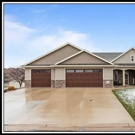 Buy this 4 bed house on 4184 Cobble Creek Drive in Grand Chute, WI 54913
