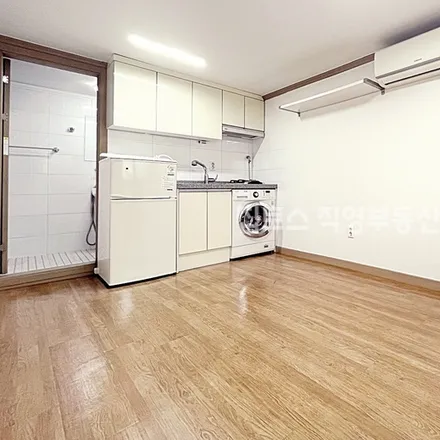 Rent this studio apartment on 서울특별시 관악구 봉천동 148-74