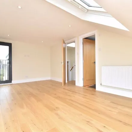 Image 7 - 44 Whateley Road, London, SE22 9PD, United Kingdom - Apartment for rent
