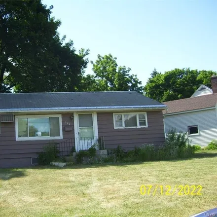 Buy this 3 bed house on 229 Meadowbrook Drive in City of Syracuse, NY 13210