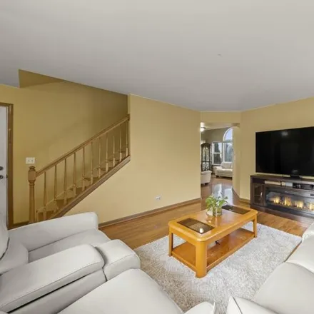 Image 3 - 626 Fairview Lane, South Elgin, IL 60177, USA - House for sale