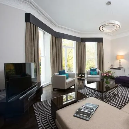 Image 1 - Fraser Suites Kensington, 75 Cromwell Road, London, SW7 5BH, United Kingdom - Apartment for rent
