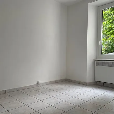 Rent this 3 bed apartment on Officina FFS in Viale Officina, 6503 Bellinzona