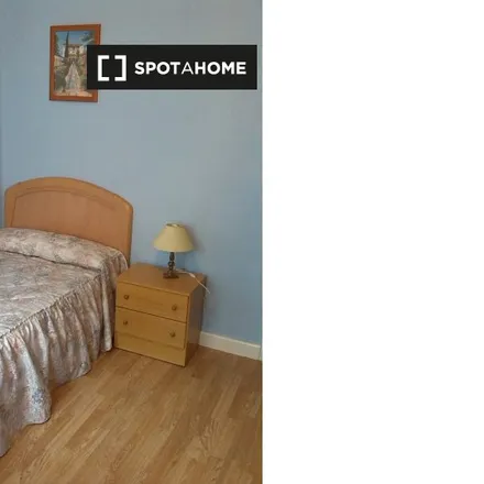 Rent this 4 bed room on Calle Fuertes Acevedo in 72, 33006 Oviedo