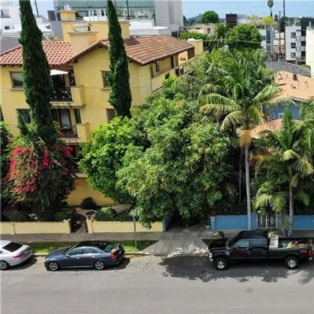 Buy this 9 bed house on Bellerive Apartments in Beloit Avenue, Los Angeles