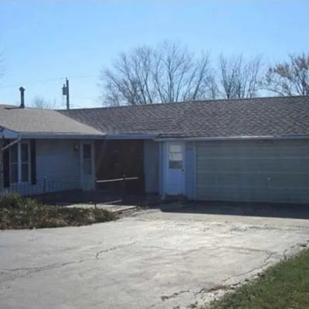 Buy this 3 bed house on 1456 East Briggs Drive in Macon, MO 63552