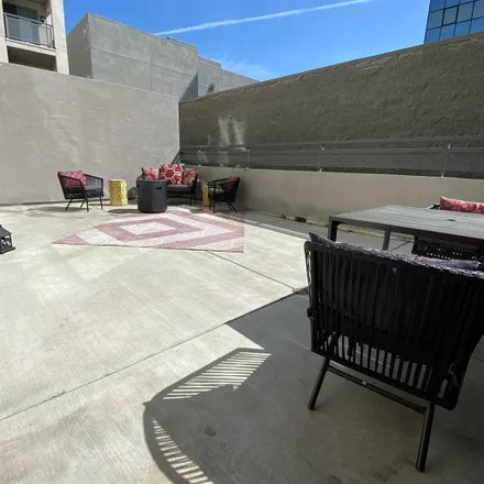 Image 2 - 5861 West Sunset Boulevard, Los Angeles, CA 90028, USA - Room for rent