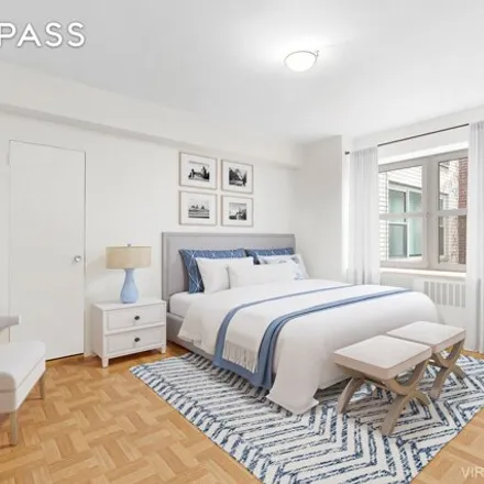 Image 5 - 45 East 72nd Street, New York, NY 10021, USA - Apartment for sale