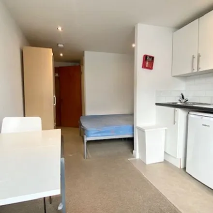 Image 3 - 5 Holberry Close, Sheffield, S10 2FQ, United Kingdom - Apartment for rent