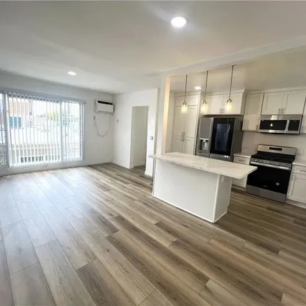 Image 3 - 8322 Clinton Street, West Hollywood, CA 90048, USA - Apartment for rent