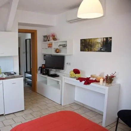 Rent this studio apartment on Fabiganstraße 3 in 1110 Vienna, Austria