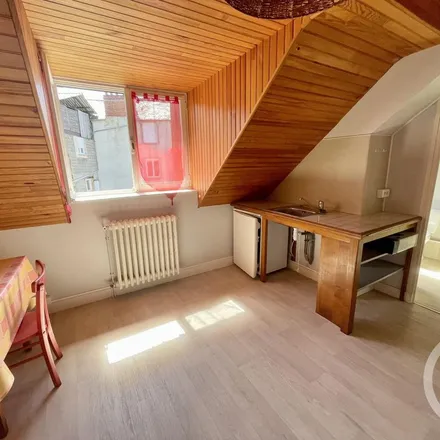 Rent this 1 bed apartment on Cathédrale Notre-Dame de Rodez in Rue Salvaing, 12000 Rodez