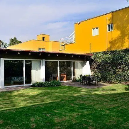 Buy this 4 bed house on Avenida de los Deportes in Colonia Valle Dorado, 52950 Tlalnepantla