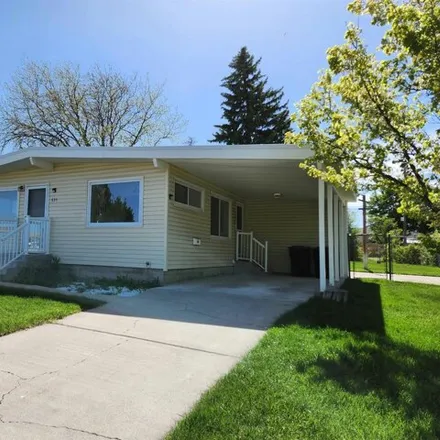 Buy this 4 bed house on 635 Bennett Ave in American Falls, Idaho