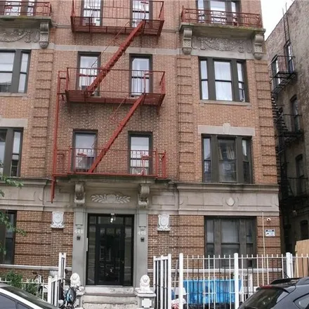 Image 1 - 448 East 26th Street, New York, NY 11226, USA - House for sale