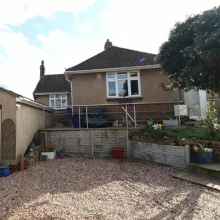 Buy this 2 bed house on Queen Street in Weedon Bec, Northamptonshire
