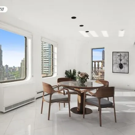 Image 4 - Ritz Tower, 465 Park Avenue, New York, NY 10022, USA - Apartment for sale