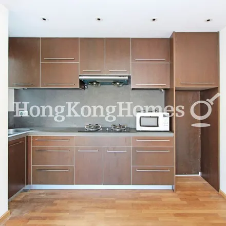 Image 3 - China, Hong Kong, Hong Kong Island, Mid-Levels, Caine Road 24-24A, Long Mansion - Apartment for rent