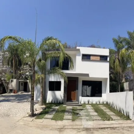 Buy this studio house on MEGA Soriana in Calzada Leandro Valle, Gualupita