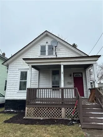 Rent this 2 bed house on 211 Sedgwick Street in City of Syracuse, NY 13203