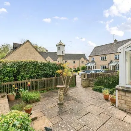 Image 7 - Farm Mill Lane, Witney, OX28 4LE, United Kingdom - Townhouse for sale