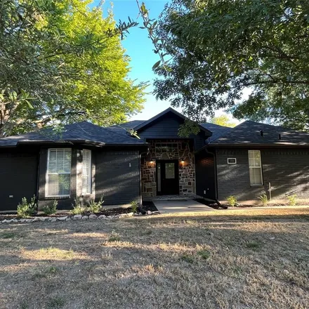 Rent this 3 bed house on 1074 East Jefferson Street in Van Alstyne, TX 75495