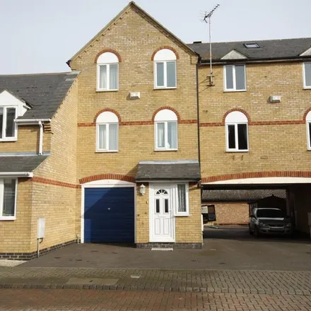 Rent this 2 bed townhouse on Beaufort Drive in Chatteris, PE16 6RW