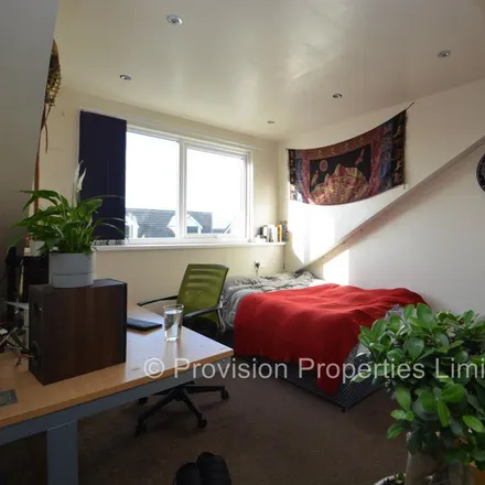 Image 7 - Brudenell Street, Leeds, LS6 1EX, United Kingdom - Townhouse for rent