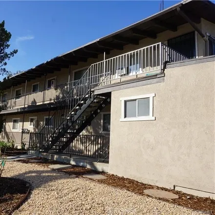 Rent this 2 bed apartment on 402 North Hill Avenue in Pasadena, CA 91106