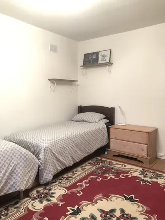 Rent this 2 bed house on London in West Hampstead, ENGLAND