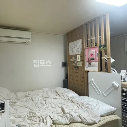Rent this studio apartment on 서울특별시 강남구 논현동 149-33
