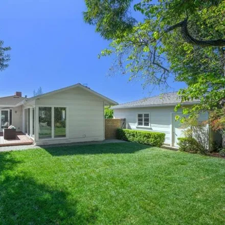 Image 4 - 896 Southampton Drive, Palo Alto, CA 94036, USA - House for sale