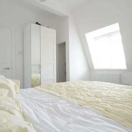 Image 6 - Great West Road, Boston Manor Road, London, TW8 9JQ, United Kingdom - Apartment for sale