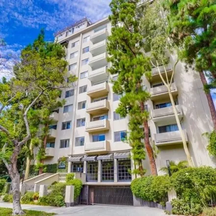 Rent this 2 bed apartment on 4429 North Oakhurst Drive in Beverly Hills, CA 90210