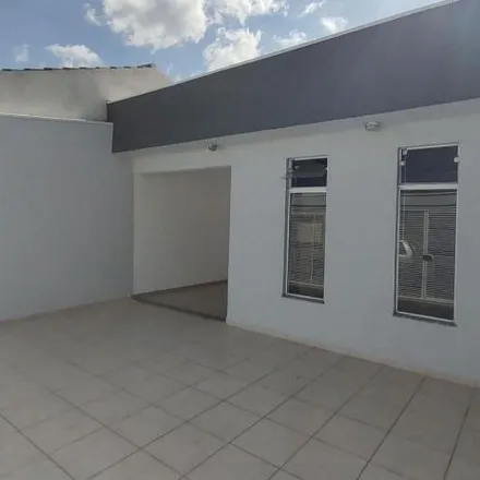 Rent this 2 bed house on Rua Doutor Cândido Rodrigues in Centro, Bragança Paulista - SP