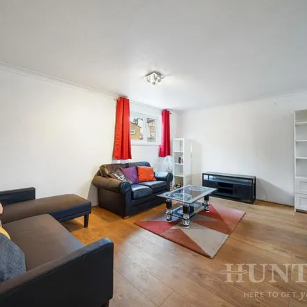 Rent this 2 bed apartment on Russell Road in London, N15 5LT